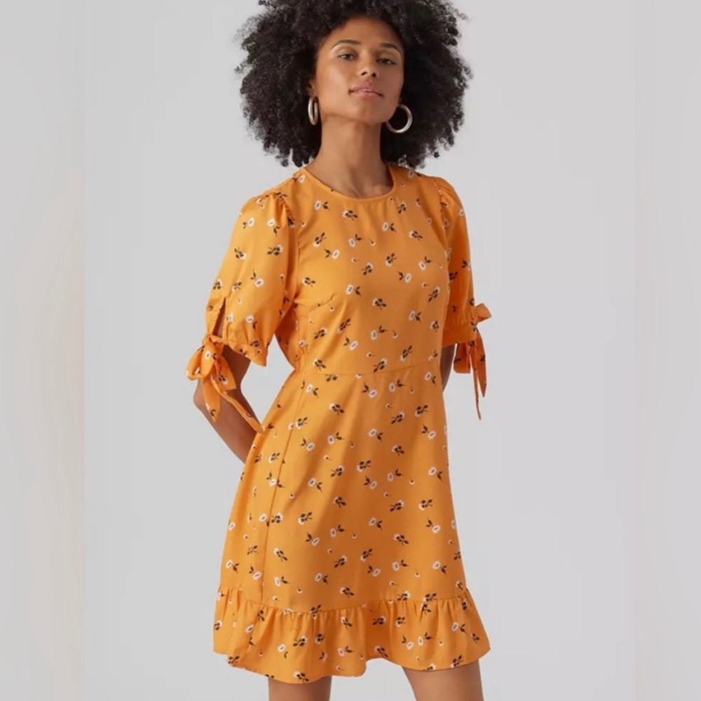 Vero Moda Emma Floral Dress in size large